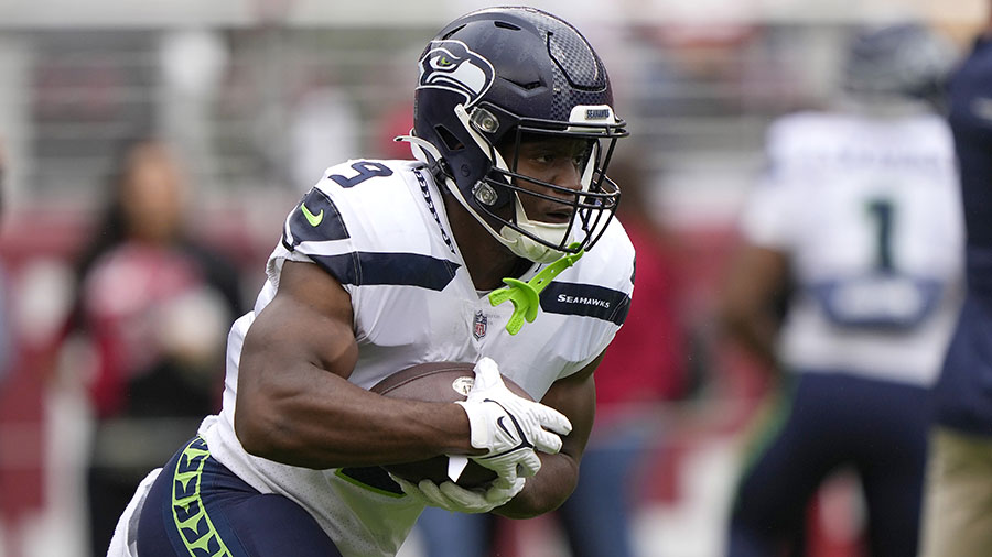 kenneth walker start week 8